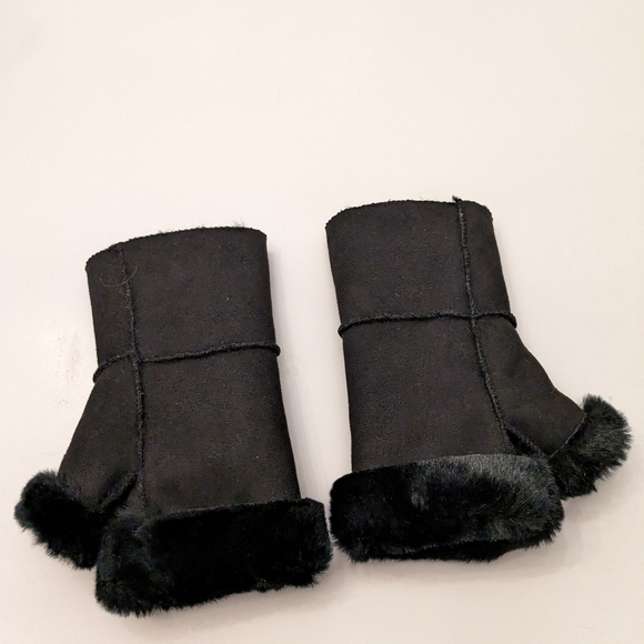 Surrel Fingerless gloves - Picture 2 of 7